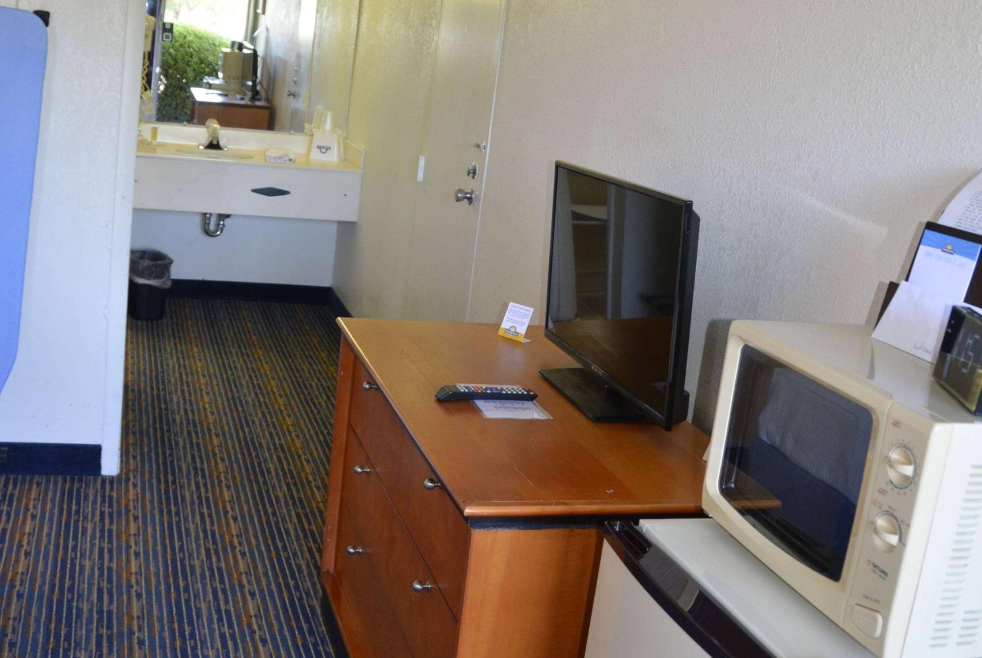 Days Inn By Wyndham Luray Shenandoah Esterno foto