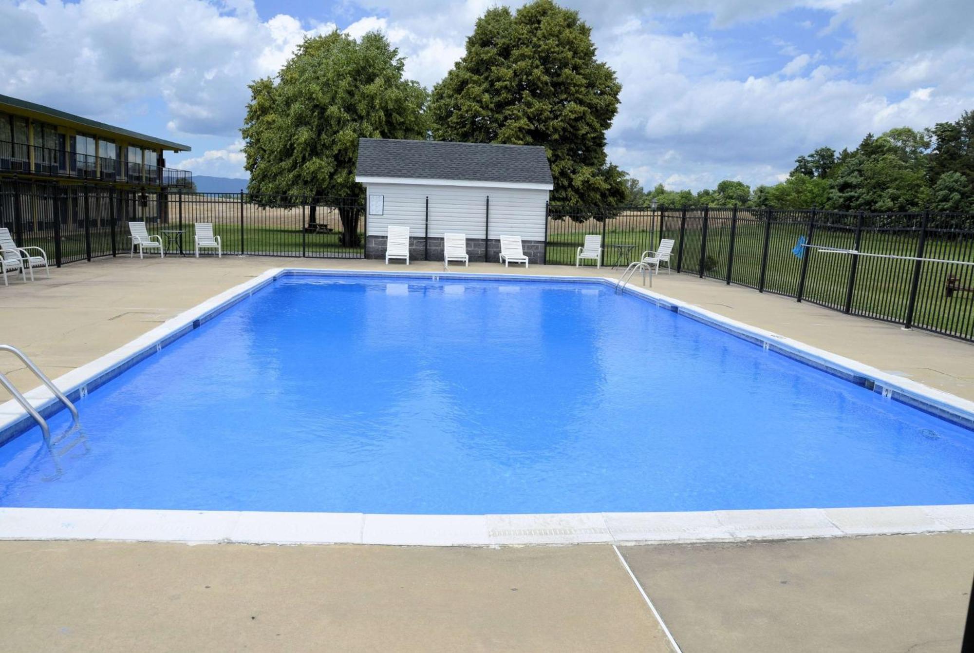 Days Inn By Wyndham Luray Shenandoah Esterno foto