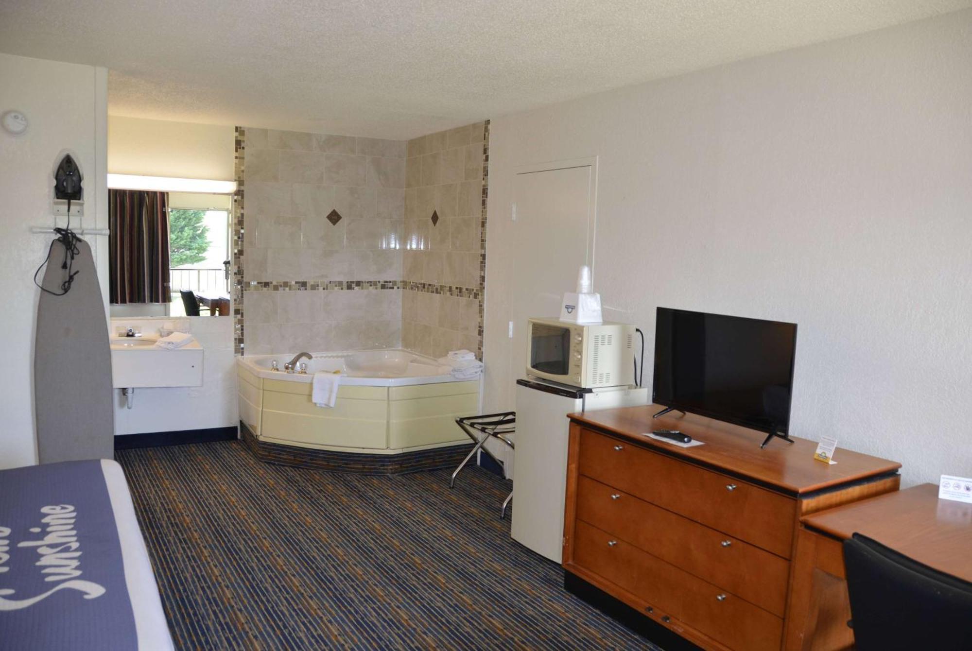 Days Inn By Wyndham Luray Shenandoah Esterno foto