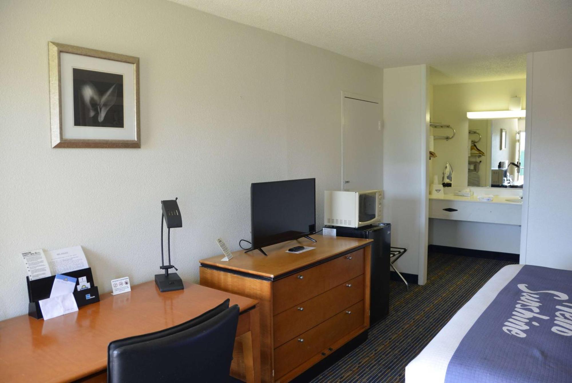 Days Inn By Wyndham Luray Shenandoah Esterno foto