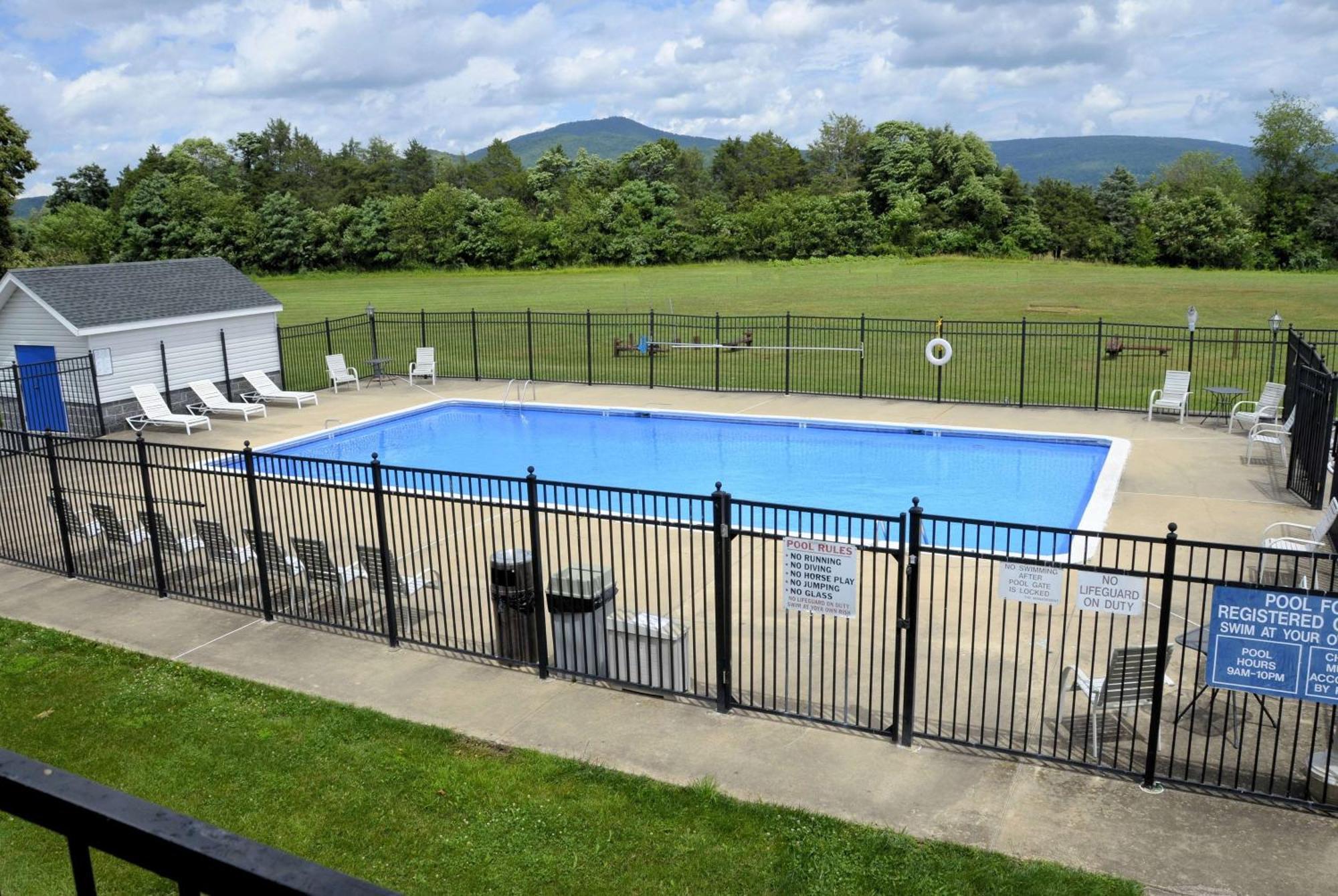 Days Inn By Wyndham Luray Shenandoah Esterno foto