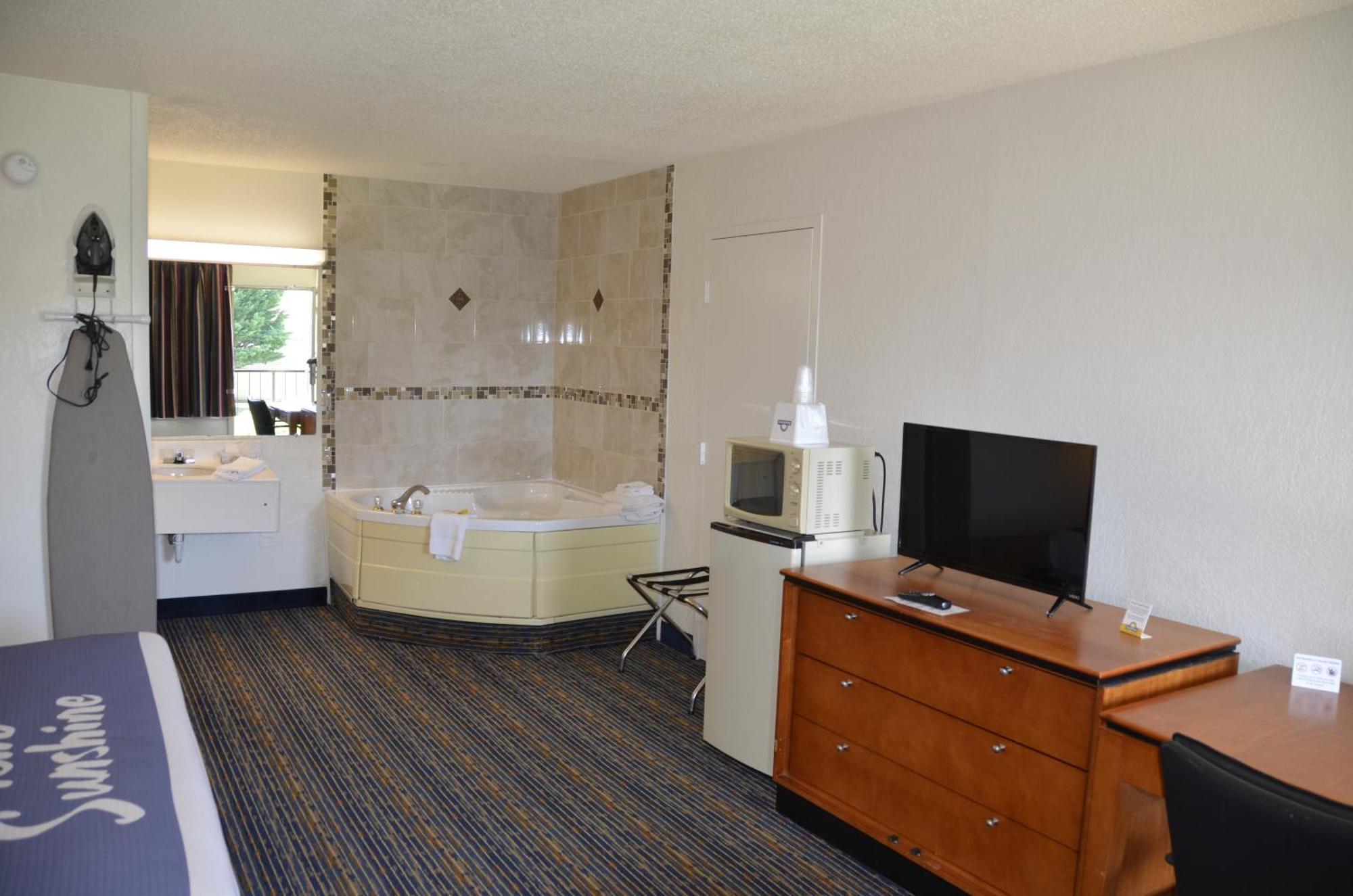 Days Inn By Wyndham Luray Shenandoah Esterno foto